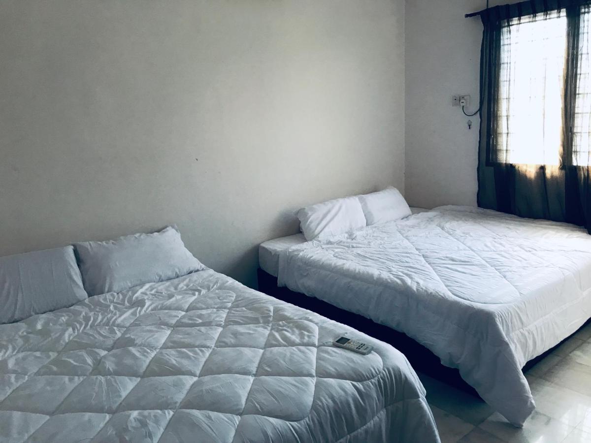 Cozy And Comfortable Homestay In Sungai Siput Esterno foto